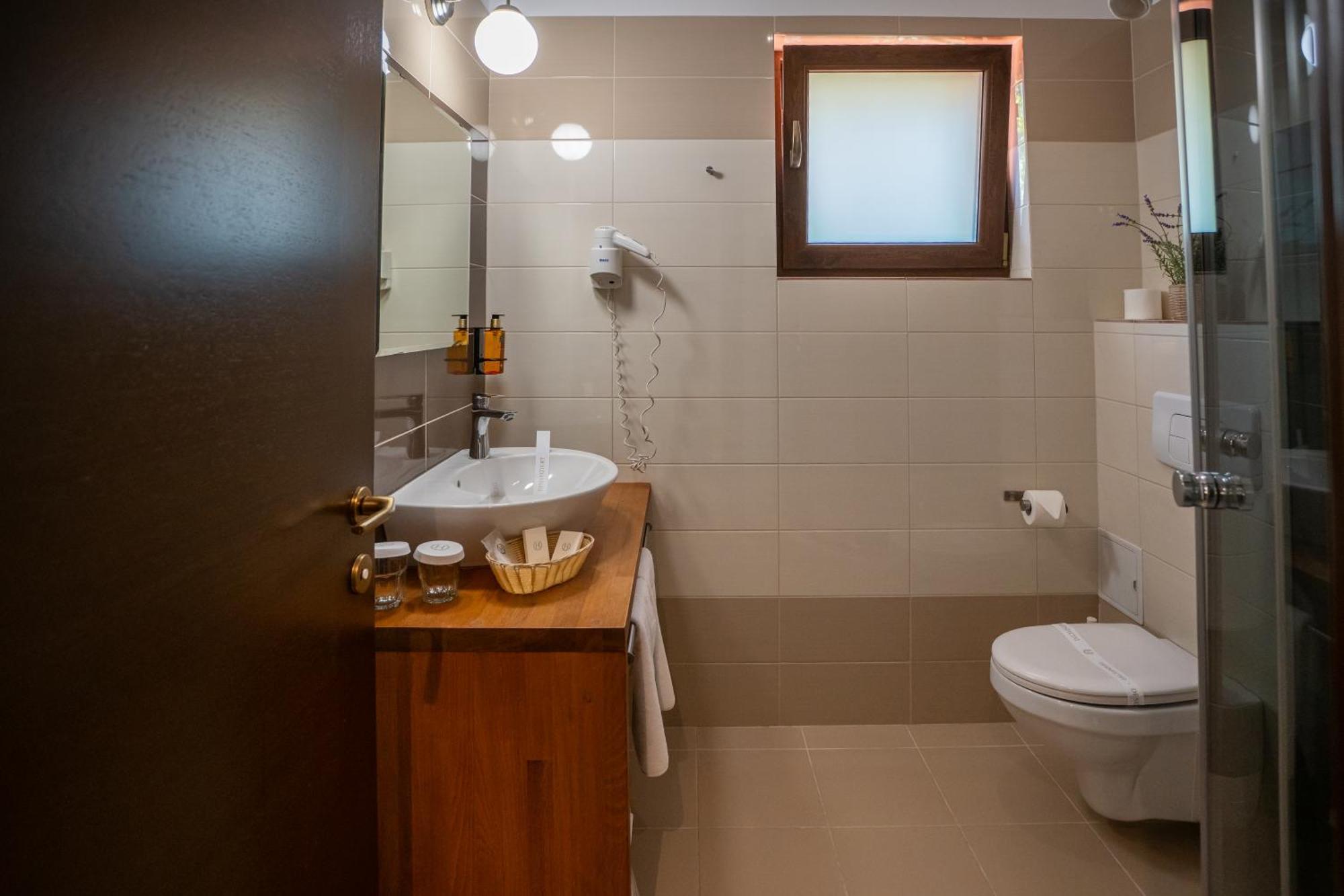 فيلا أوبوس سِنايا المظهر الخارجي الصورة Bathroom