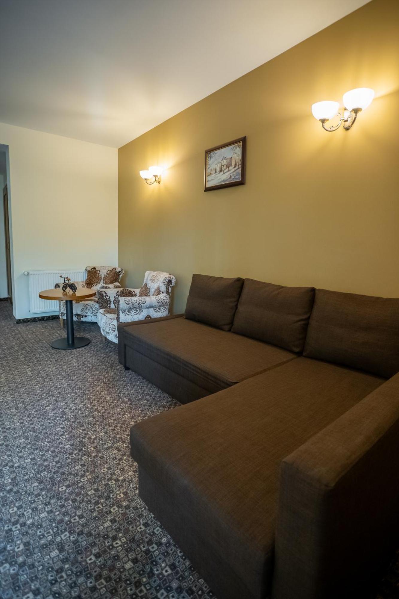 فيلا أوبوس سِنايا المظهر الخارجي الصورة A typical hotel room in the Czech Republic