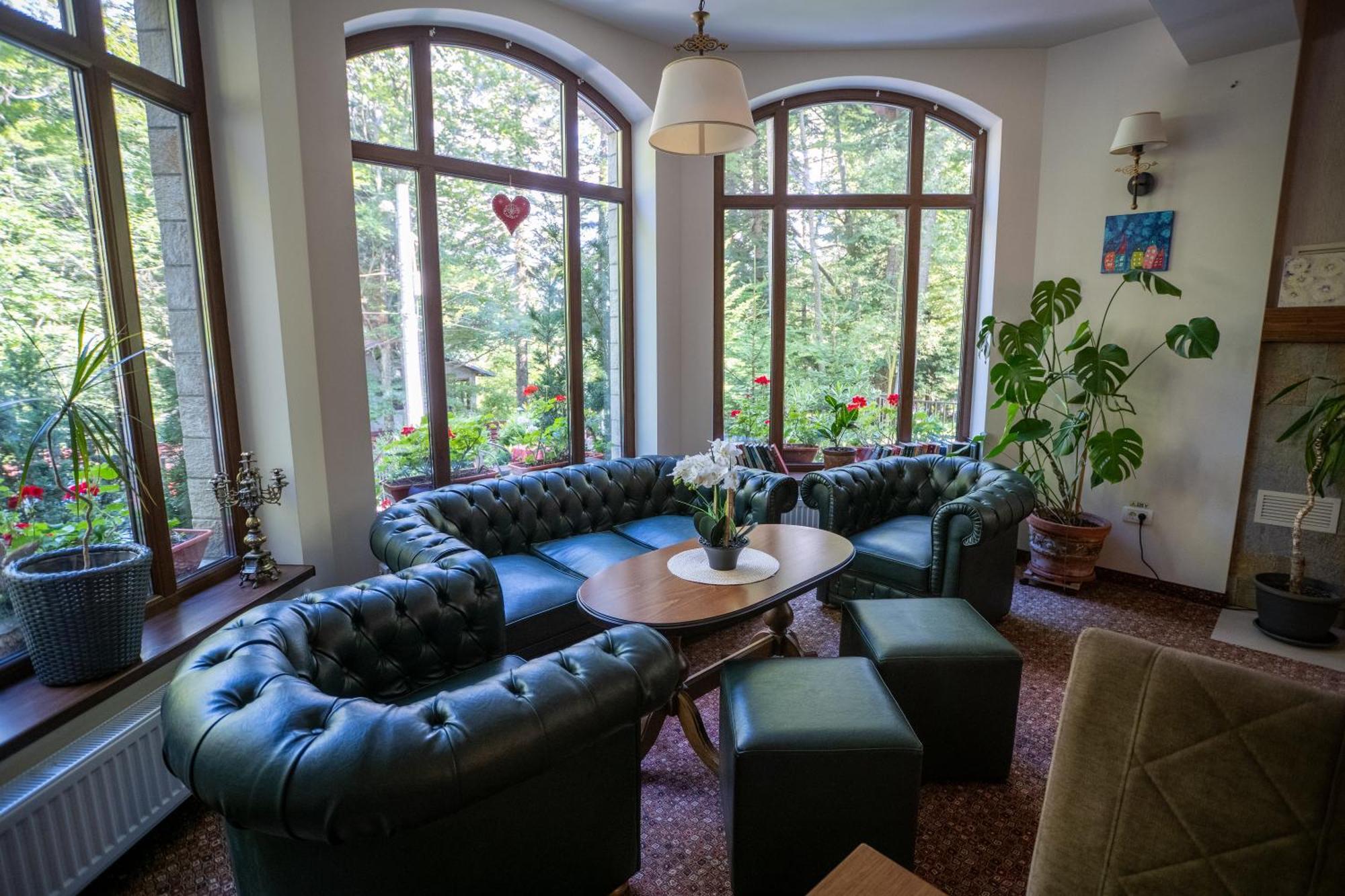 فيلا أوبوس سِنايا المظهر الخارجي الصورة Interior of the hotel